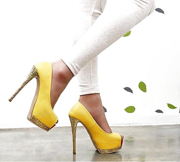 25P Hot High Heel Babes