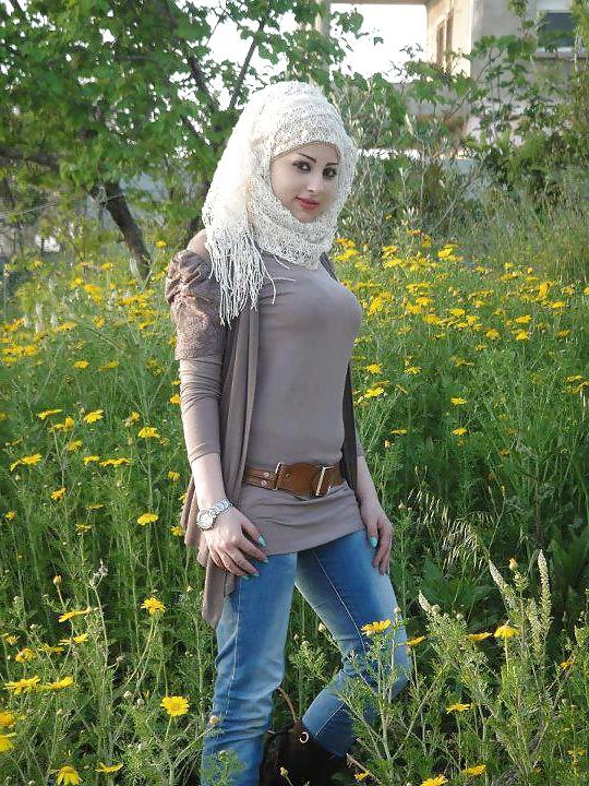 25P Beurette Hijab 2