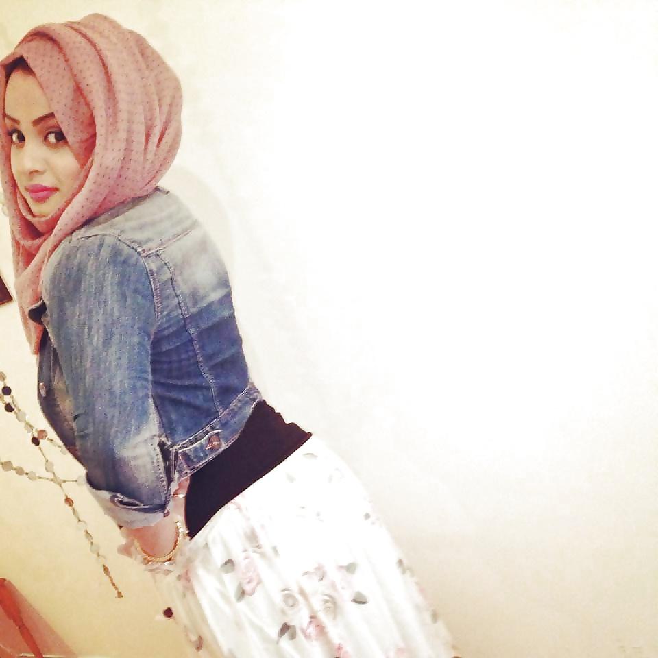 25P Beurette Hijab 2