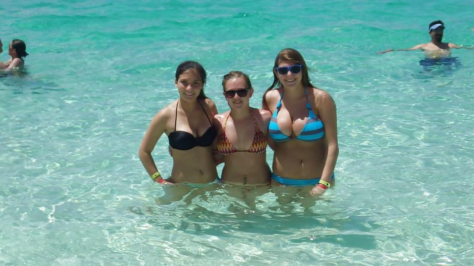 18P Huge tits