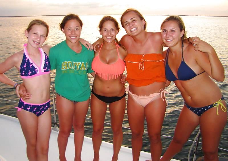 25P Facebook teen babes 15 college girls n bikinis