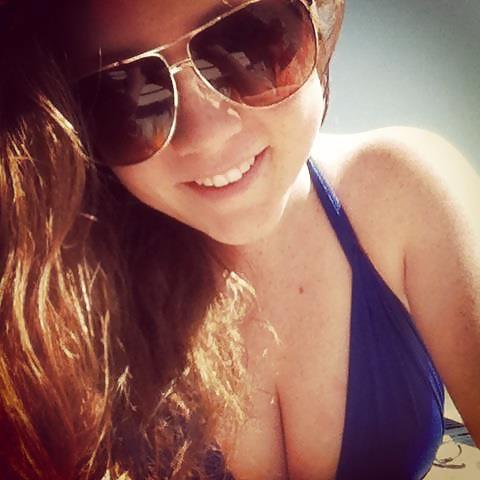 25P Facebook teen babes 15 college girls n bikinis