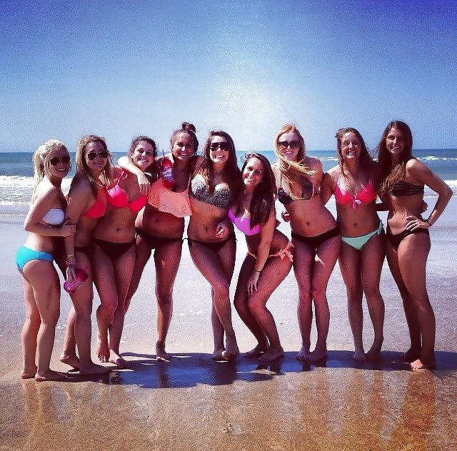 25P Facebook teen babes 15 college girls n bikinis
