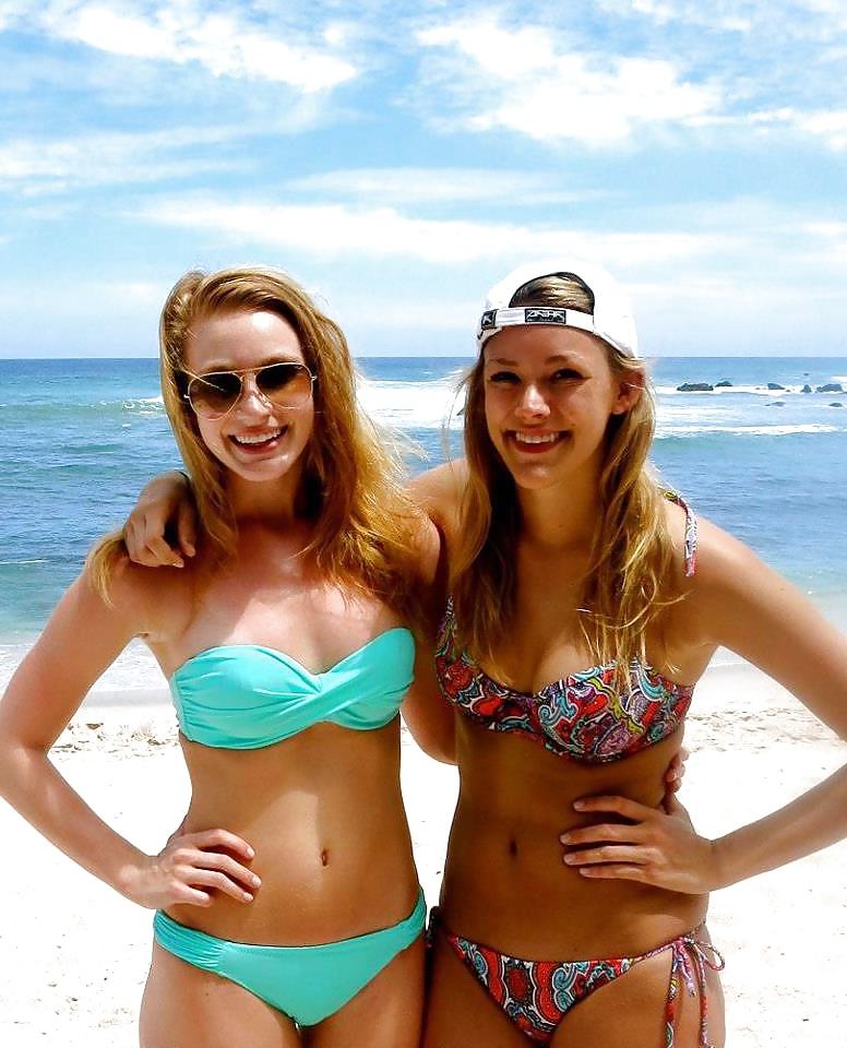 25P Facebook teen babes 15 college girls n bikinis