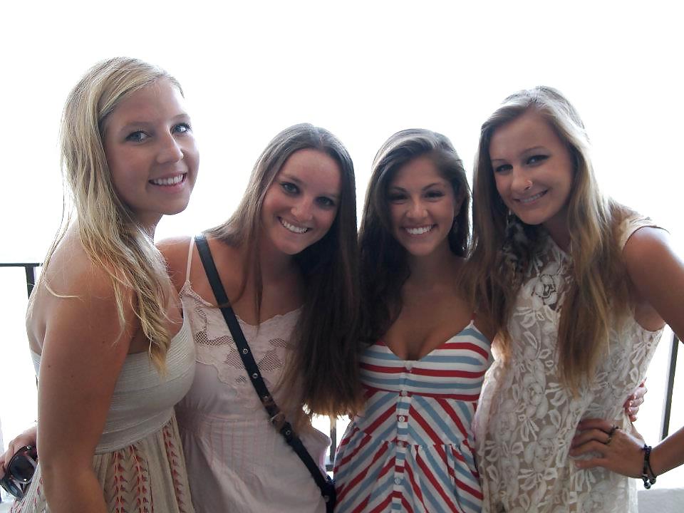 25P Facebook teen babes 15 college girls n bikinis