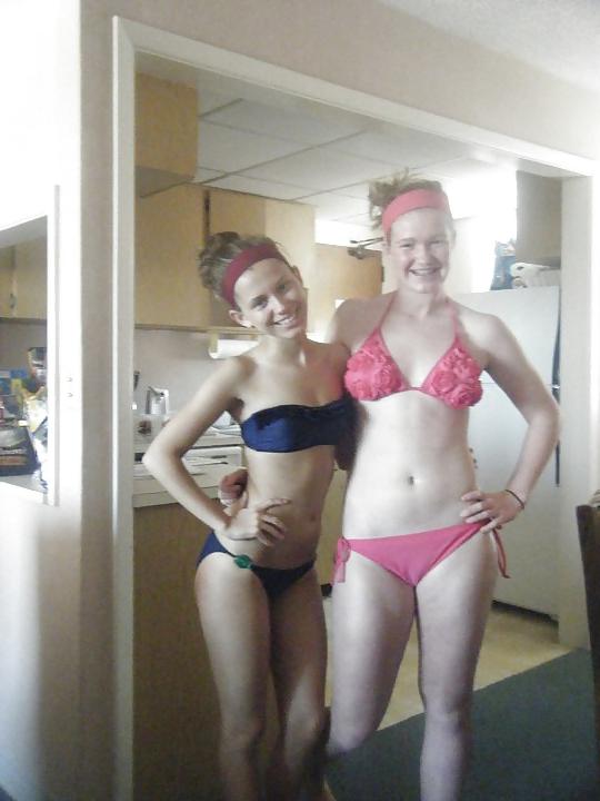 25P Facebook teen babes 15 college girls n bikinis