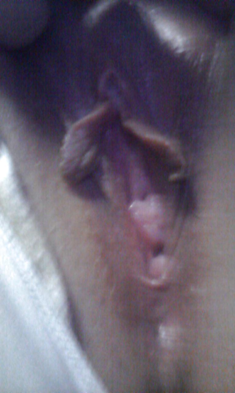 13P Watch her squirt fucking herself on the phone