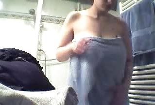 4P Spying on my naked mom - pixs  from cellphone