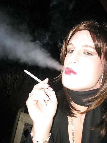 25P Sexy smoking girls