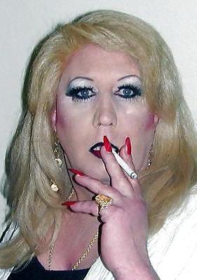 25P Sexy smoking girls