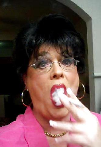 25P Sexy smoking girls