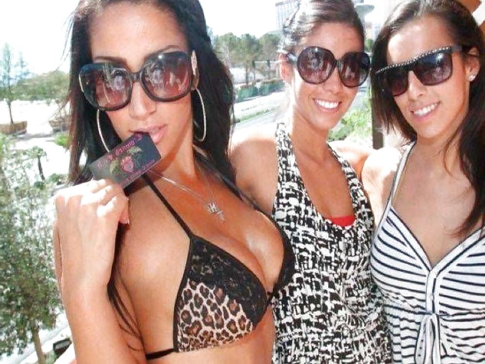21P BIG BOOBS BUSTY BABES IN BRA PANTIES SHOW