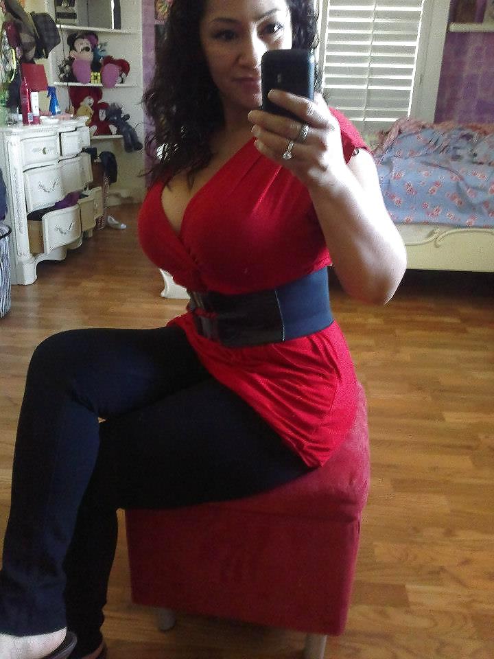 25P Fat Mexican breasts bitch big boobs whore selfie cam shot