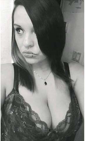14P Huge tits non nude