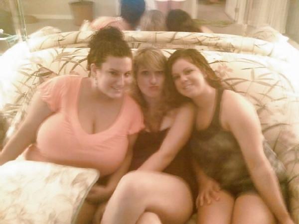 18P American Girl With Massive Breasts