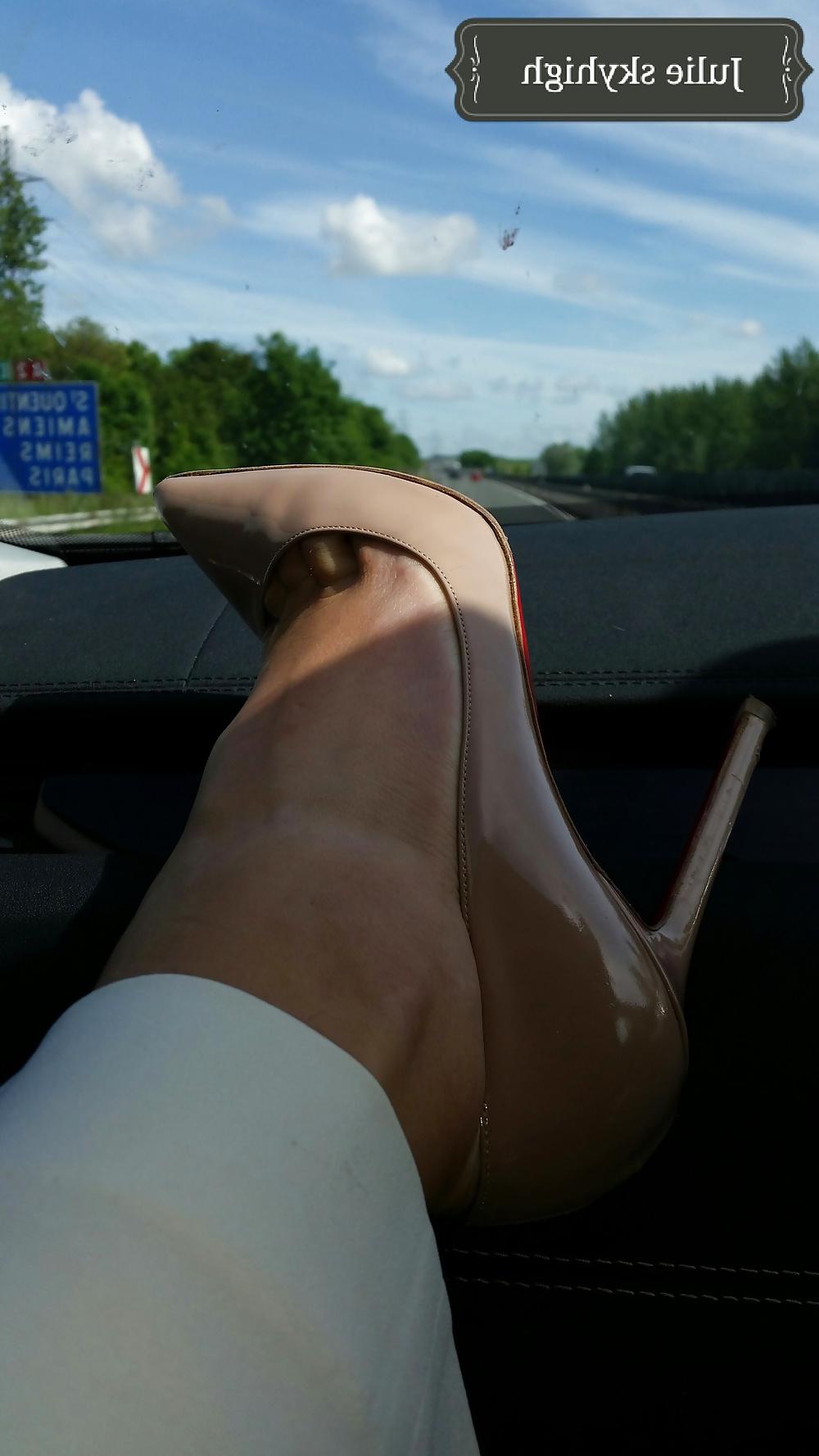 19P Most sexy girl everyday in high heels and boots
