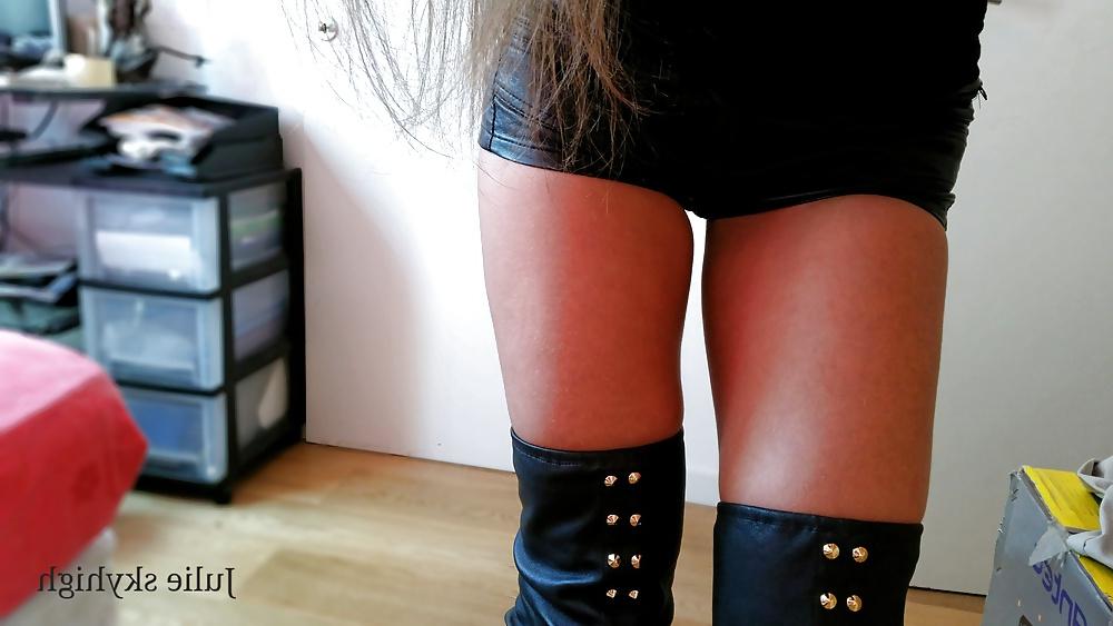 19P Most sexy girl everyday in high heels and boots
