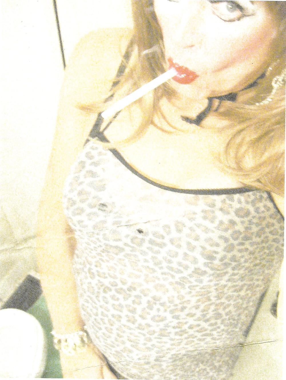 10P Vicki smoking slut