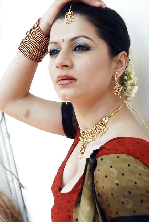 25P Indian aunty
