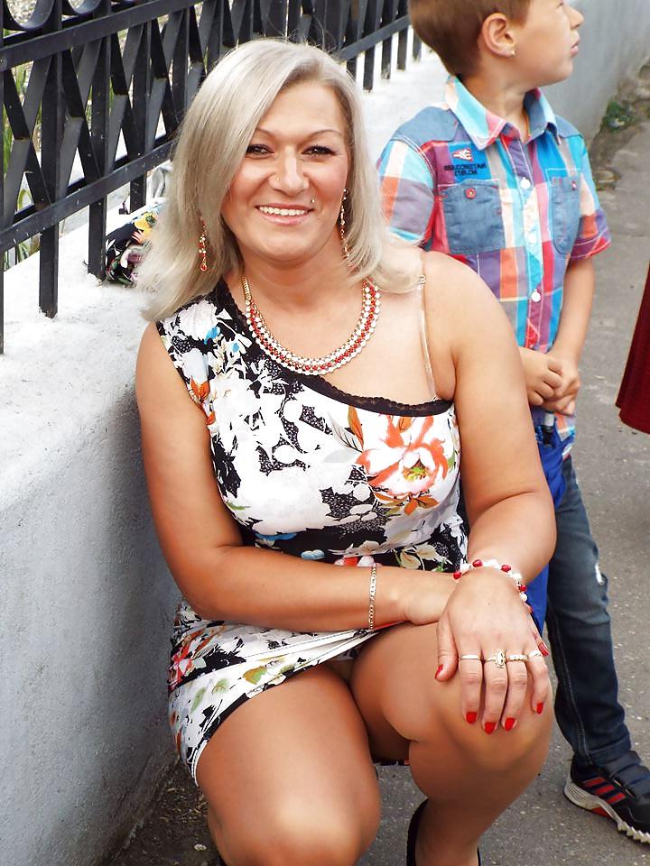 25P Hungarian MILFs