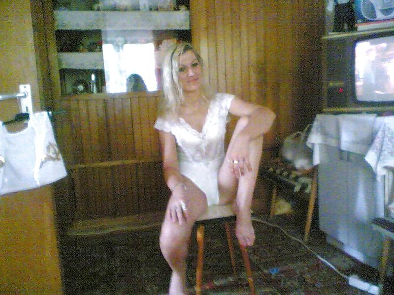 25P Hungarian MILFs