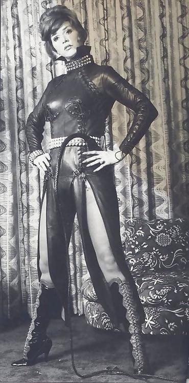 25P Hot leather moms ,mistress,boots all