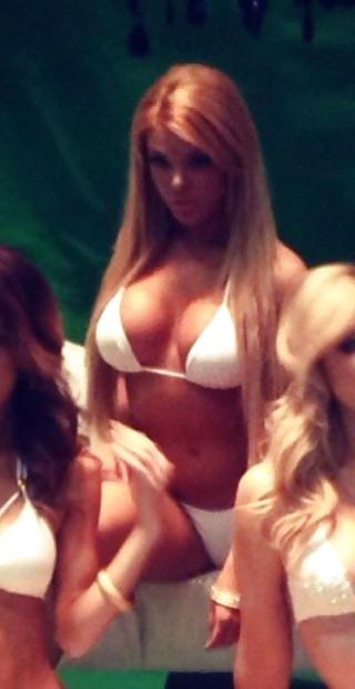 25P Hot american bitch vivian with a great rack