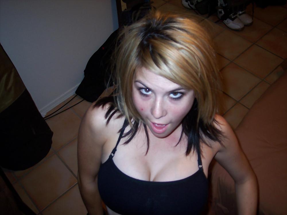 25P Hot blond american girl