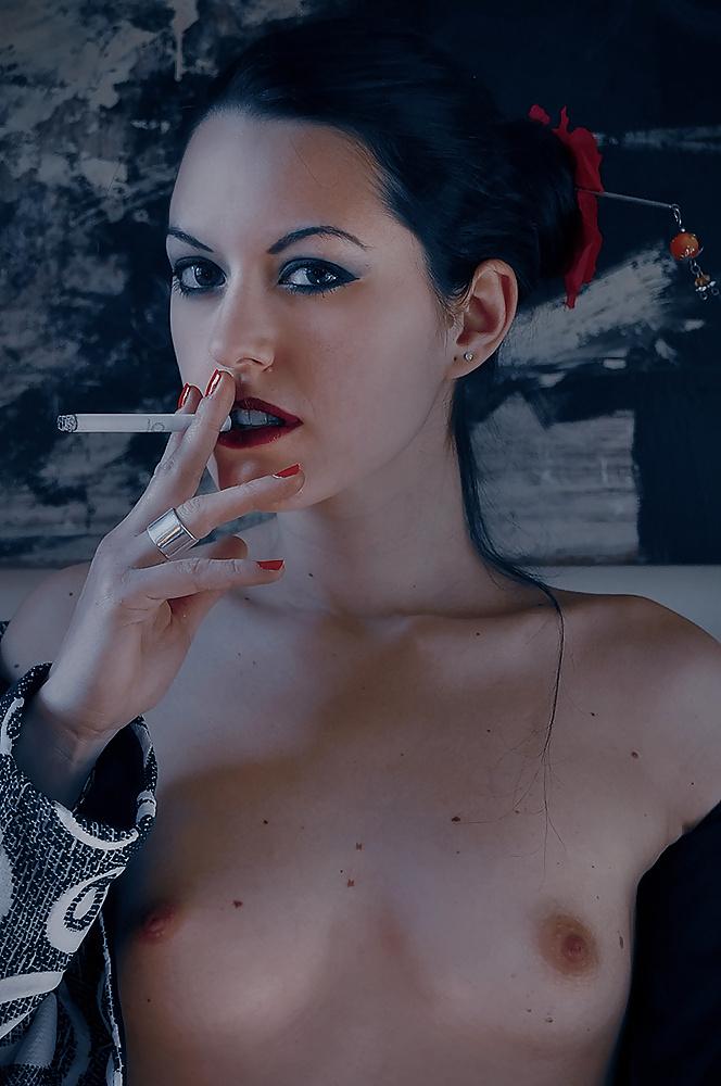 25P Smoking Babes - Beautiful Boobs & Tasty Tits