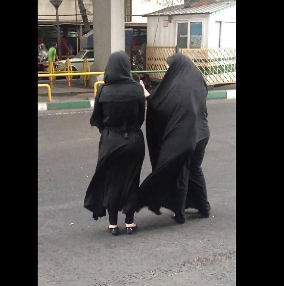 25P Street persian girls