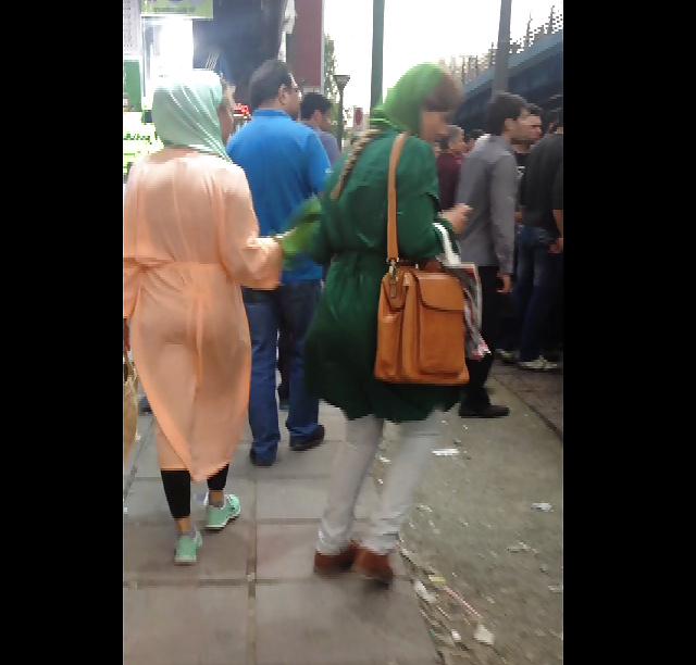 25P Street persian girls