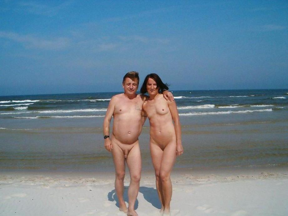 20P Naked couple 49.
