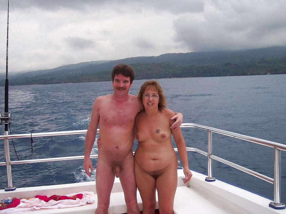 20P Naked couple 49.