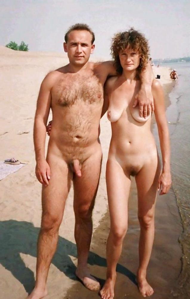20P Naked couple 49.