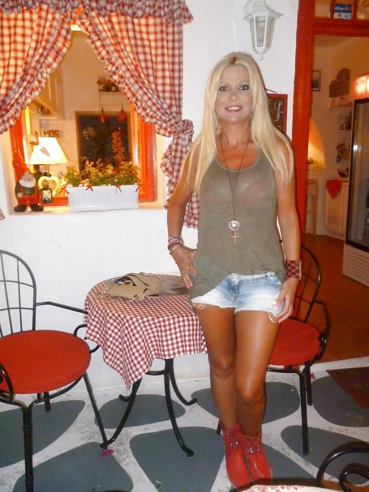 25P Chubby blonde with huge boobs