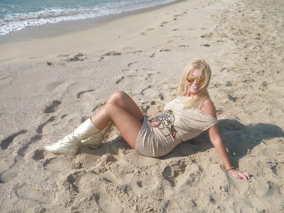 25P Chubby blonde with huge boobs
