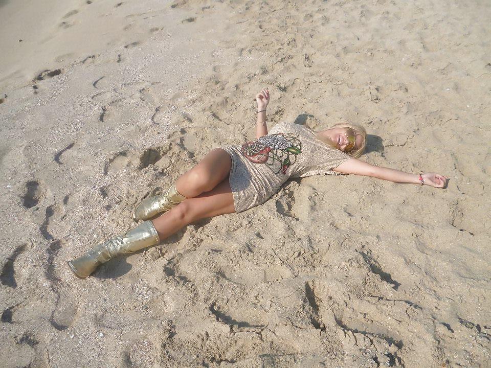 25P Chubby blonde with huge boobs