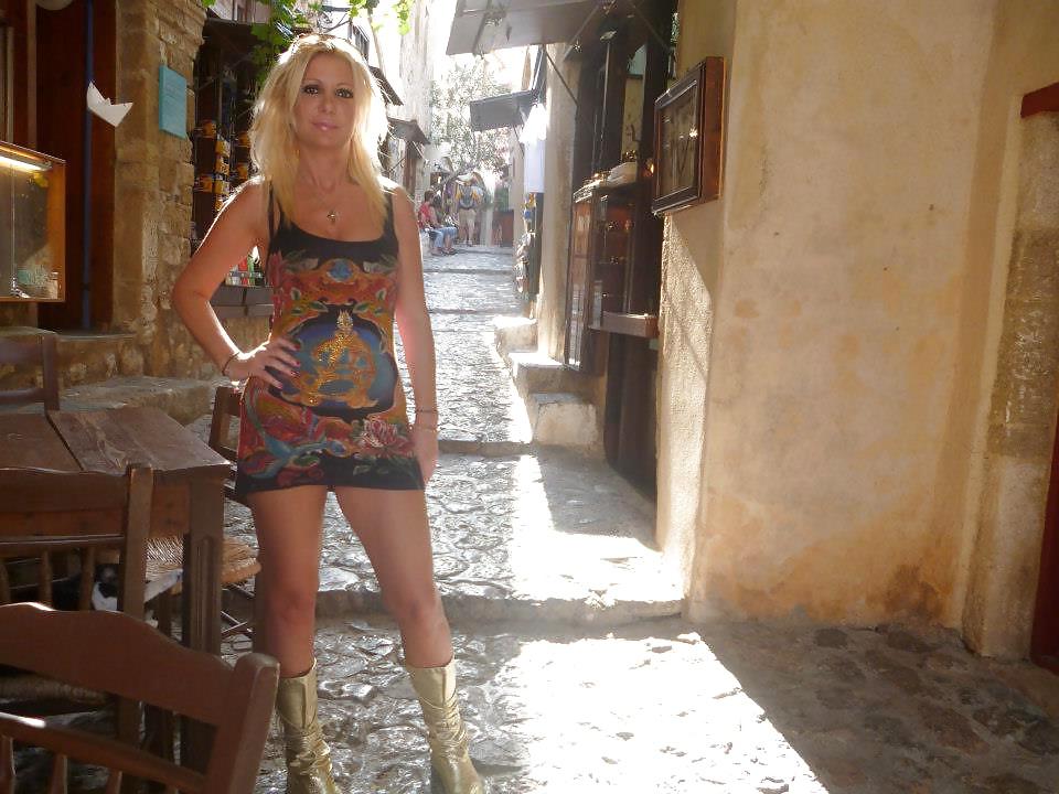 25P Chubby blonde with huge boobs