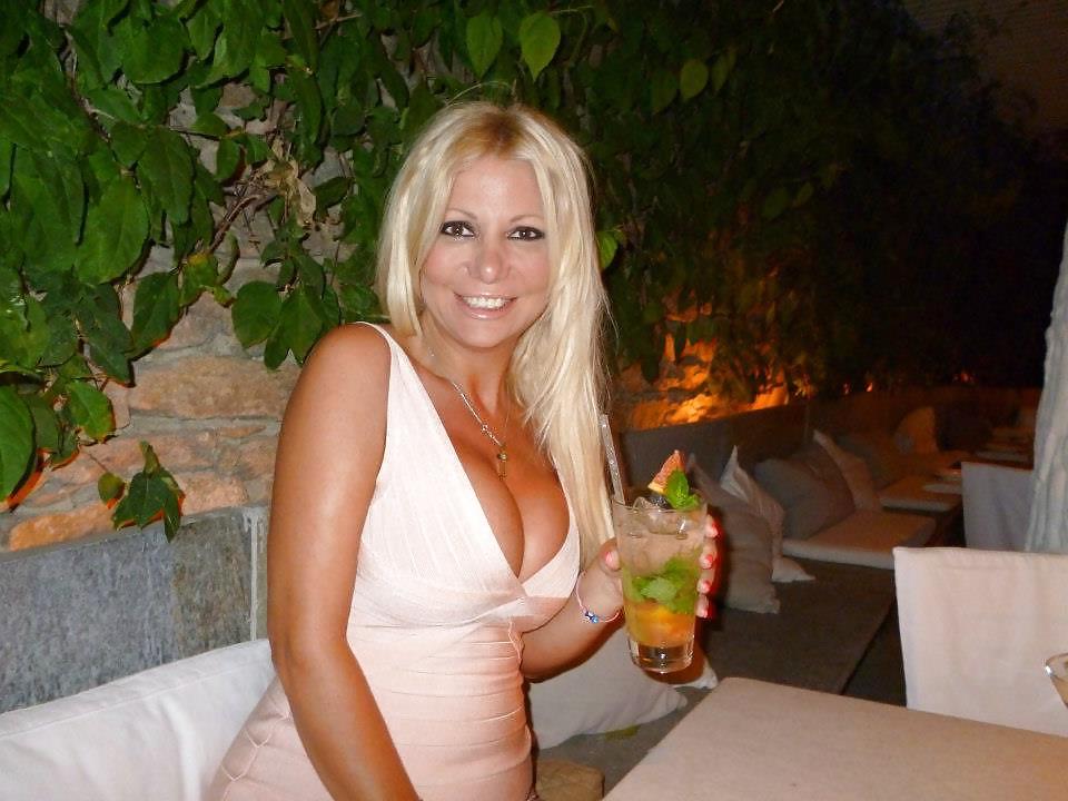 25P Chubby blonde with huge boobs