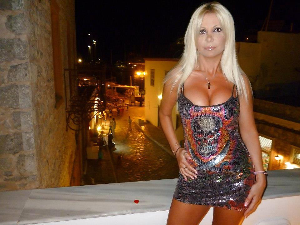 25P Chubby blonde with huge boobs