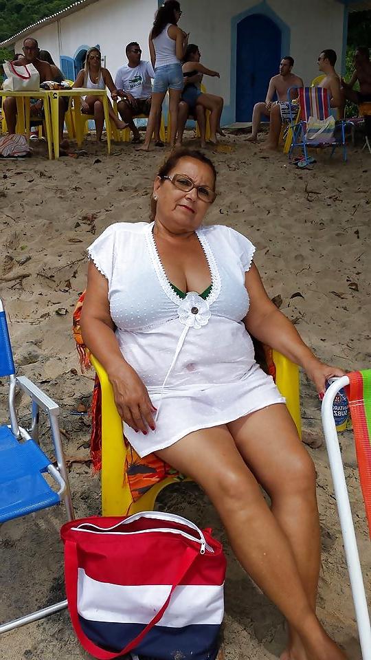 17P Big awesome granny tits