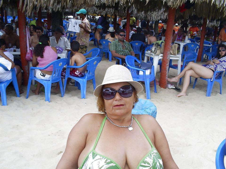 17P Big awesome granny tits