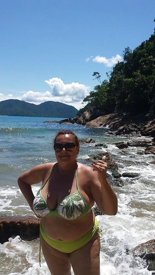 17P Big awesome granny tits
