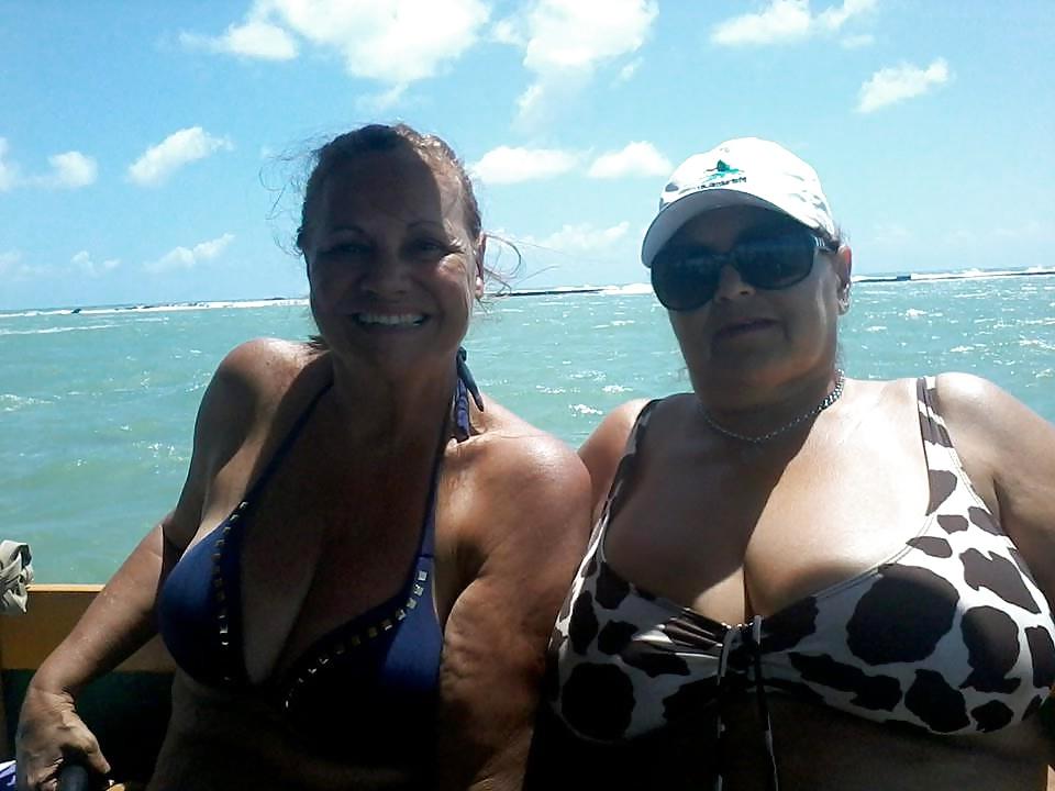 17P Big awesome granny tits