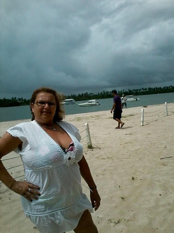 17P Big awesome granny tits