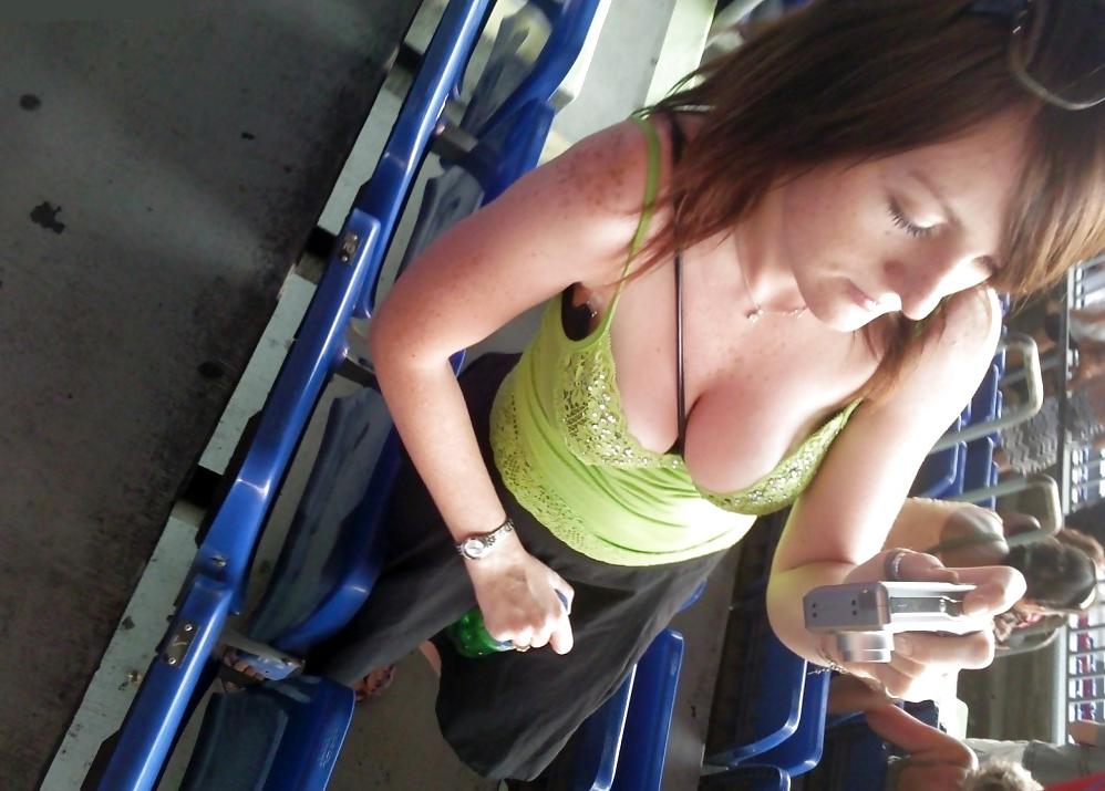 25P Big tits cleavage