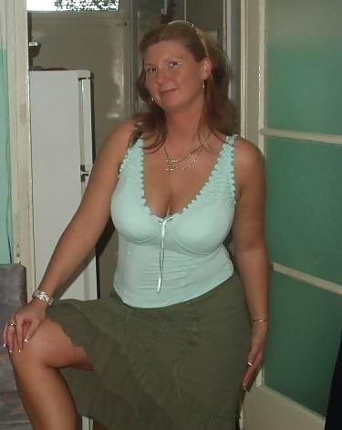 25P Big tits cleavage
