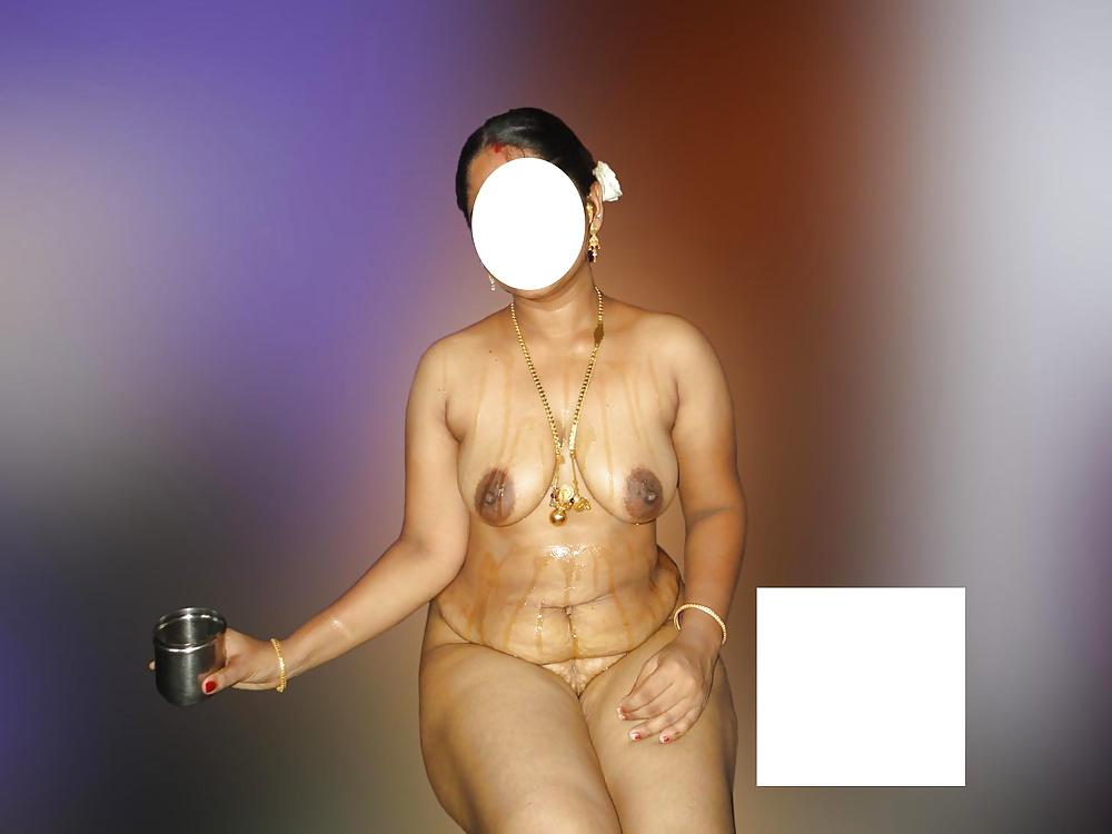 25P Indian Aunty Show 11