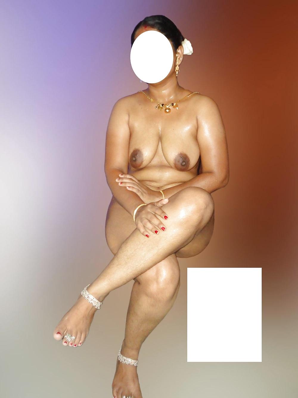25P Indian Aunty Show 11