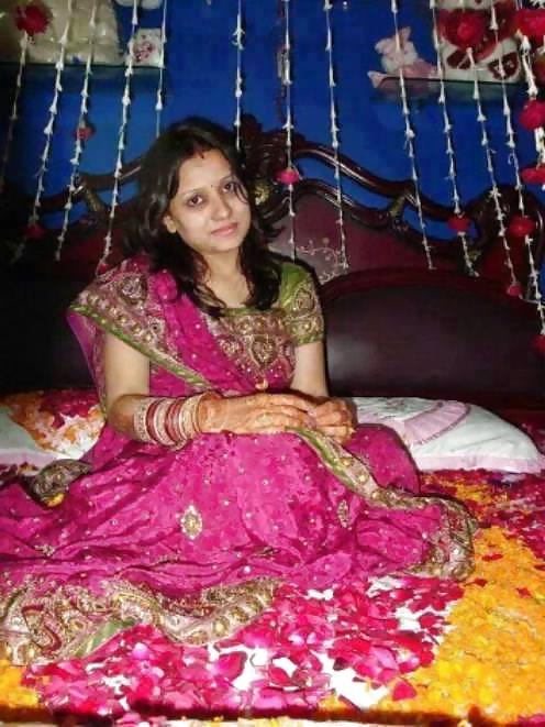 25P Hot indian unsatisfied women